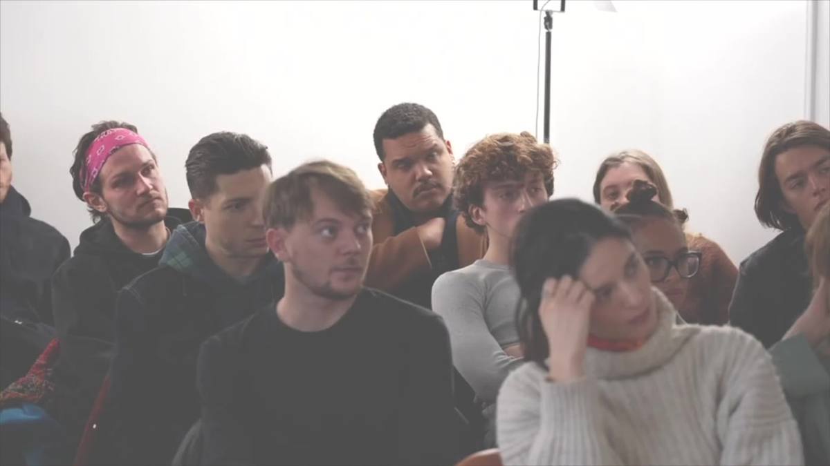 Groupe de comédien·nes pendant une séance